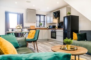 Interior - 30% OFF| Secures| Parking |Garden| Netflix|2BR|Sleeps5 (Nottingham)