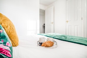 2 bedrooms, iron/ironing board, WiFi, bed sheets - 30% OFF| Secures| Parking |Garden| Netflix|2BR|Sleeps5 (Nottingham)