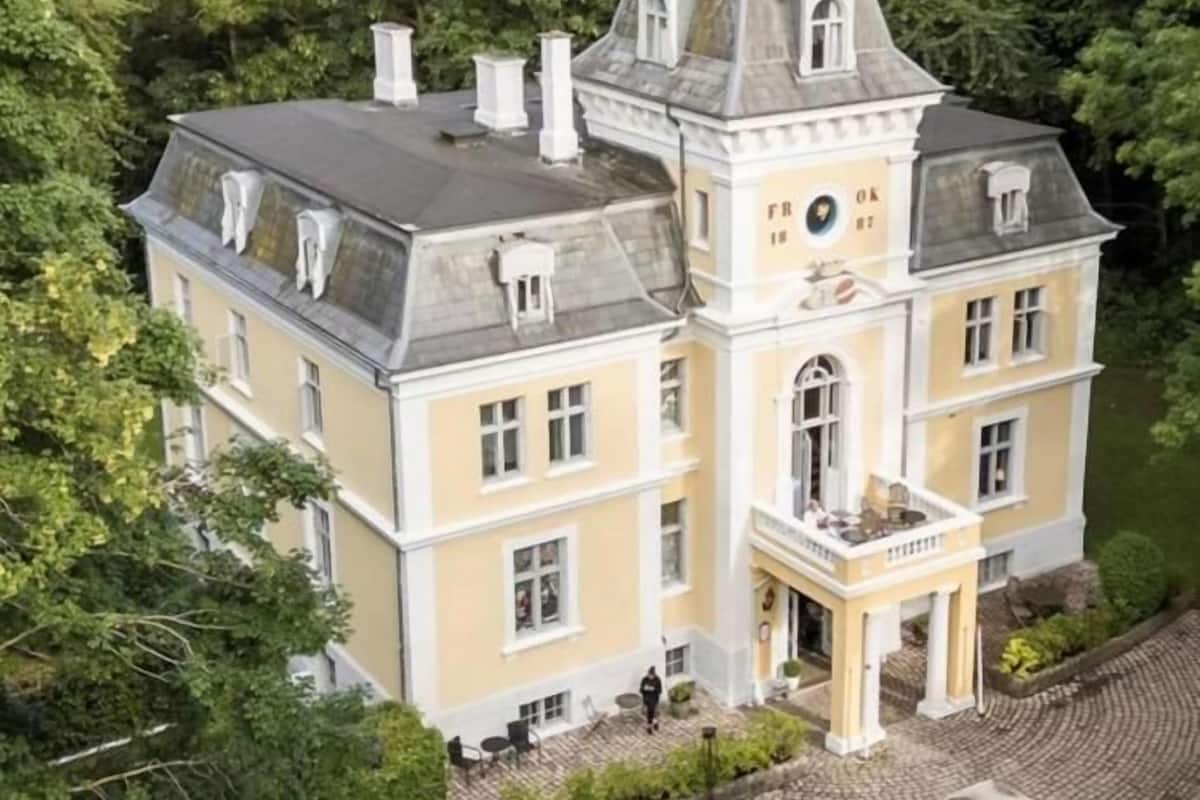 Tower Suite- Garden and Forest Views | Exterior