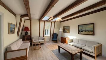 Grand Loft Suite - Garden view | Living area