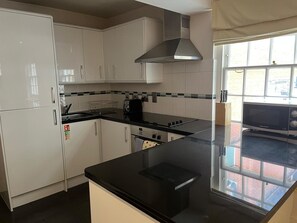Deluxe Apartment | Private kitchen - Hertford Flat 5 (London)