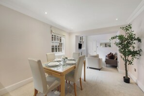 Deluxe Apartment | In-room dining - Hertford Flat 5 (London)