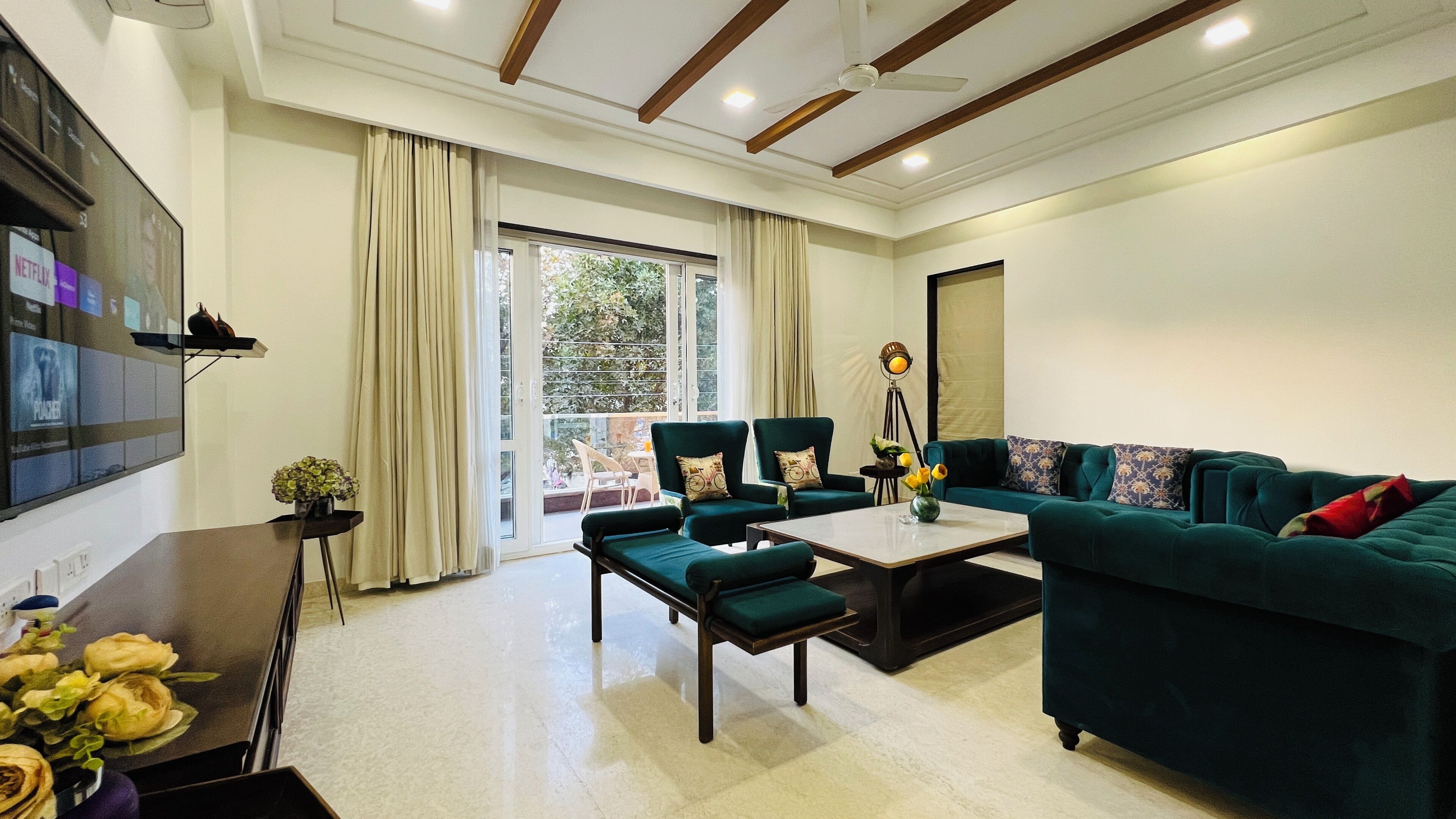 Basic Room | Living area