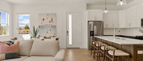 Condo, 4 Bedrooms | Living area