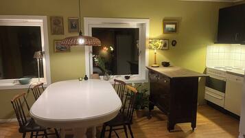 Apartment, 2 Bedrooms, Balcony | Dining room