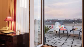 Dobbeltrom – comfort, privat bad, byutsikt