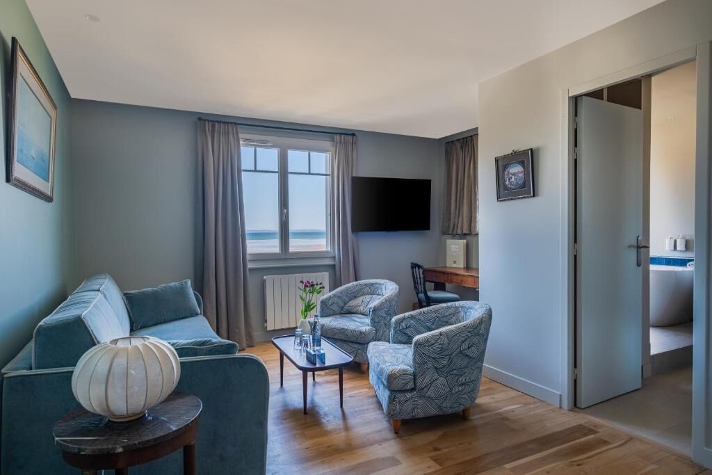 Junior Apartment, Ocean View | Living area