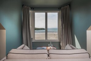 Deluxe Double or Twin Room, Ocean View | Interior