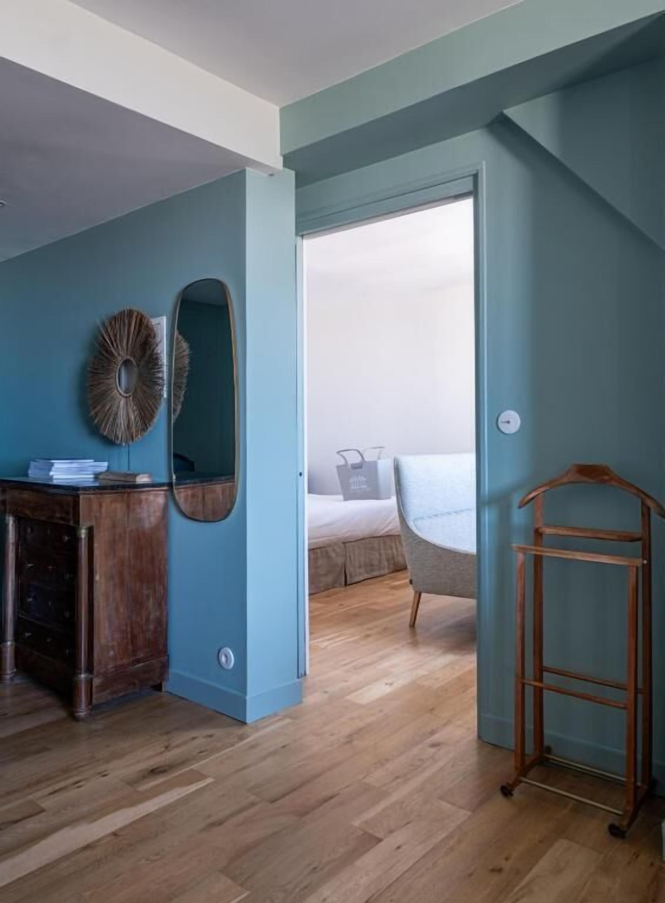 Junior Apartment, Ocean View | In-room safe, blackout drapes, soundproofing, iron/ironing board