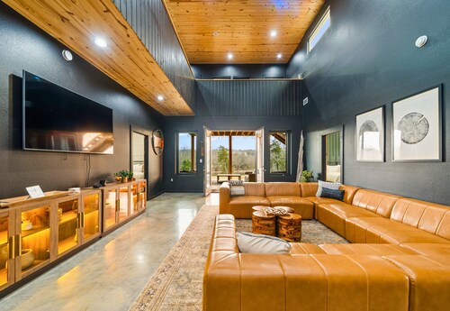 Private Dock & Pool | Volleyball | Sleeps 24!
