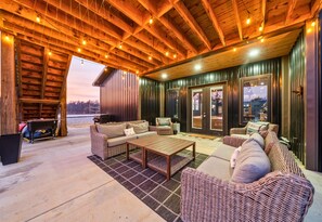 Terrace/patio - Private Dock & Pool | Volleyball | Sleeps 24! (Royal)