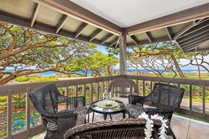 Outdoor dining - SUMMER SALE! 3BR Townhouse with Ocean Views Near Beach & Pool - KPL 15 (Lahaina)