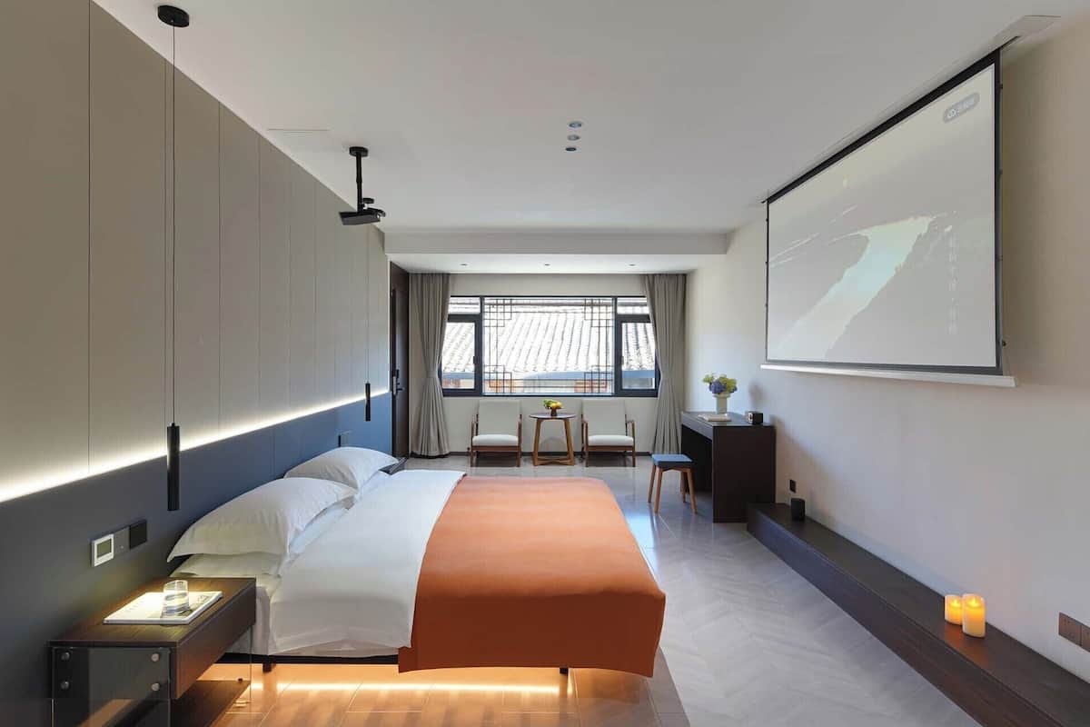 럭셔리 더블룸, 정원 전망 | 거실 공간