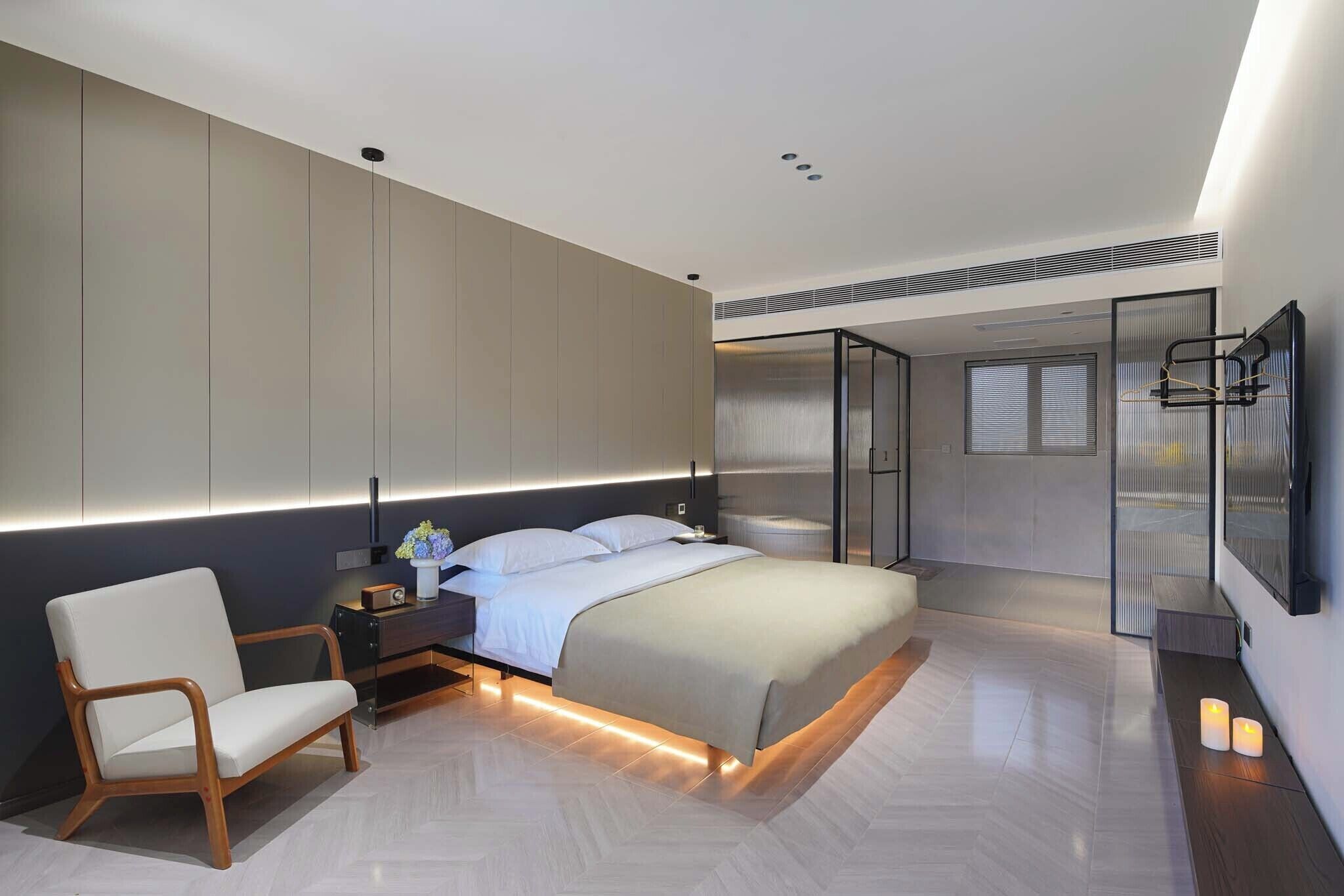 Senior Double Room, Courtyard View | Living area