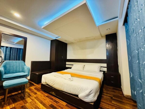Room - Hotel Dhaka Express (Kathmandu)