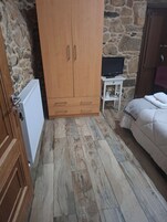 Habitación clásica con 1 cama doble o 2 individuales, vistas al patio