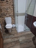 Habitación clásica con 1 cama doble o 2 individuales, vistas al patio | Baño