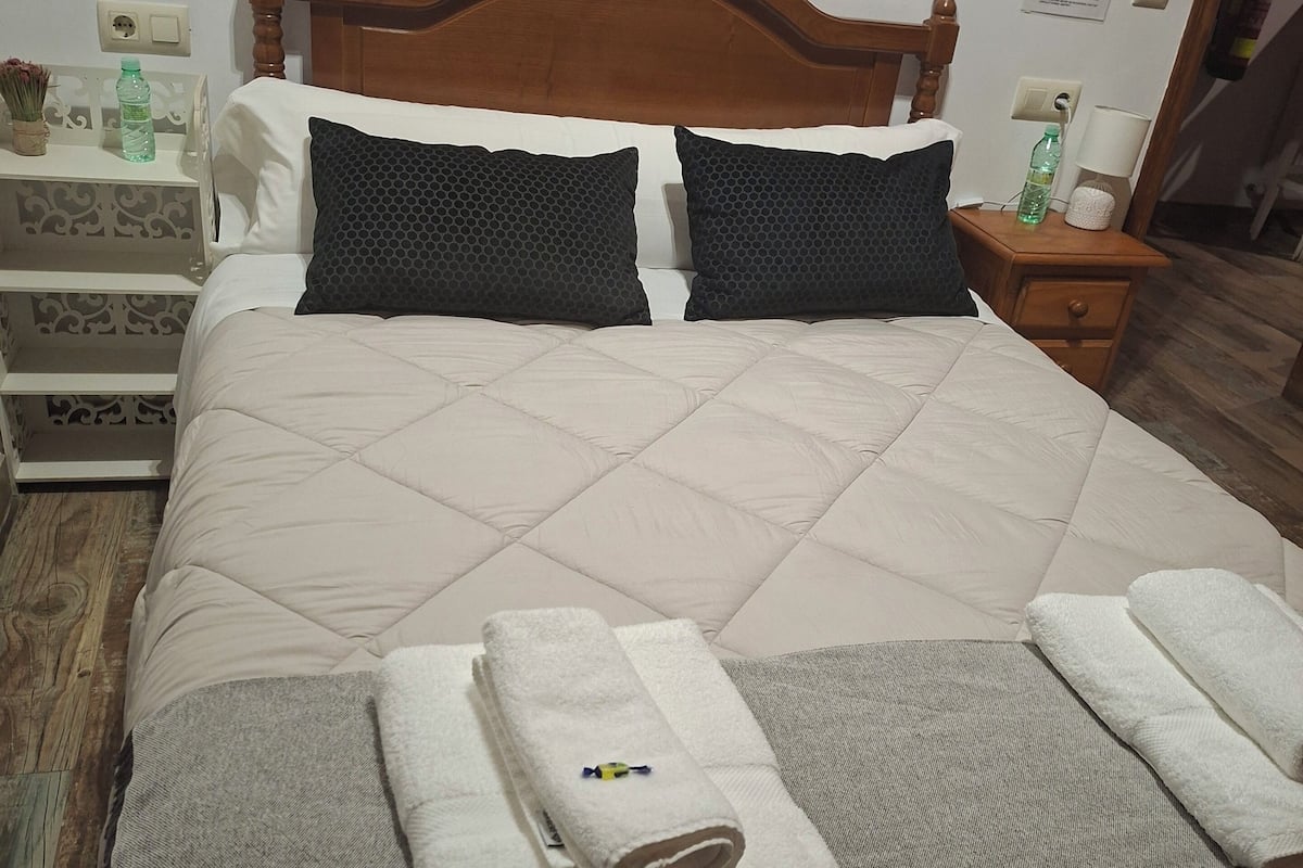 Classic Double or Twin Room, Courtyard View