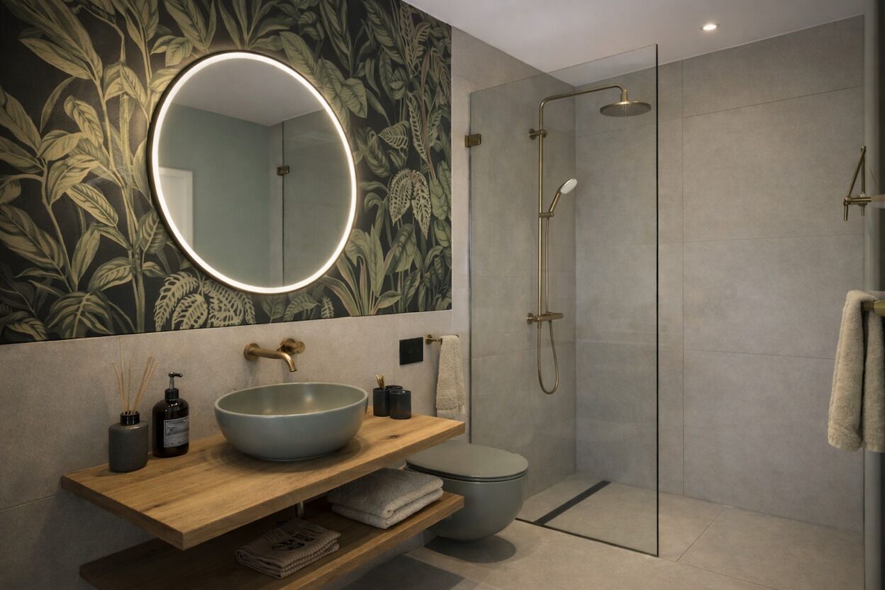 Dusche, Handtücher, Seife, Toilettenpapier