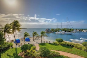 Beach - Family Yacht Stay · Sleeps 6 · Pool, Gym & Beach (Key West)