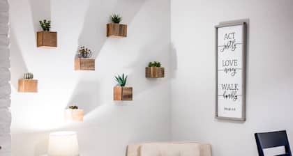 Historic Downtown Lynchburg Apartment, Walk To Shops and Dining