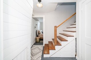 Interior - Historic Downtown Lynchburg Apartment, Walk To Shops and Dining (Lynchburg)