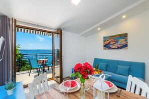 Dining - Family-friendly penthouse with sea views - just 100 m from the sandy beach (Crikvenica)