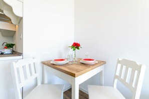 Dining - Family-friendly penthouse with sea views - just 100 m from the sandy beach (Crikvenica)