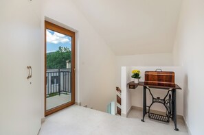 Interior - Family-friendly penthouse with sea views - just 100 m from the sandy beach (Crikvenica)