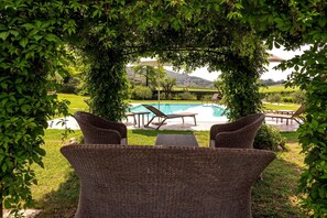 Pool - Room 'Camera Molinara Con Terrazza' with Shared Pool, Wi-Fi and Air Conditioning (Costermano sul Garda)