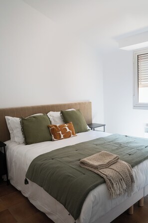 WiFi, bed sheets - Incredible Sea View: Quiet Cocoon on the Top Floor (Collioure)