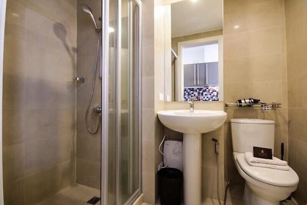 Luxury Daire, Balkon, Şehir Manzaralı | Ücretsiz kablosuz İnternet, çarşaf takımı