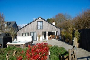 Terrace/patio - Beautiful 4 bedroom House in a peaceful village  nr Rock & Port Gaverne (Saint Endellion)
