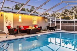 Pool - 3 BR Tampa Pool Home - Putting Green |Firepit |Coffee Bar (Tampa)