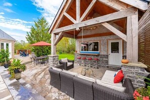 屋外ダイニングエリア