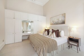 Room - Boutique Living in Iconic Mayfair (London)