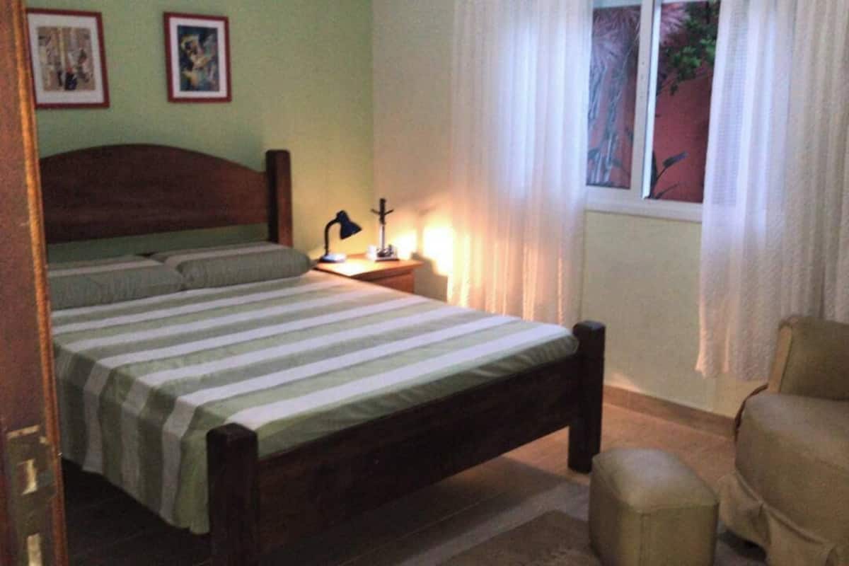 舒適套房, 泳池景