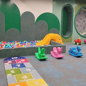Innen-Kinderspielplatz