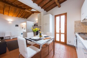 Fridge, microwave, toaster - Apartments Florence - Boboli Balcony Rooftop View Florence City Center (Firenze)
