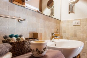 Bathroom - Apartments Florence - Boboli Balcony Rooftop View Florence City Center (Firenze)