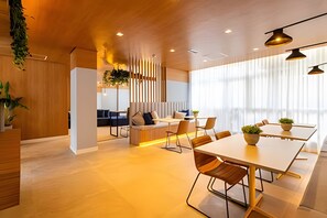 Apartment | Dining - Studio Mobiliado Próximo á Faria Lima  (São Paulo)