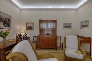 Interior - Holiday Home 'Patrizia - Viareggio' with Sea View, Balcony and Wi-Fi (Viareggio)