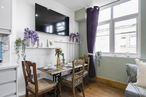 House - Prime Covent Garden - Modern 2 Bedrooms - 3 Bath (London)