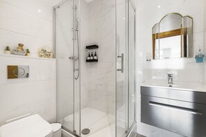 Apartment - Prime Covent Garden - Modern 2 Bedrooms - 3 Bath (London)