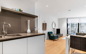 Apartment - 2 Bed 2 Bath Deluxe Apt in Nine Elms- Riverview (London)