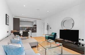 Apartment - 2 Bed 2 Bath Deluxe Apt in Nine Elms- Riverview (London)