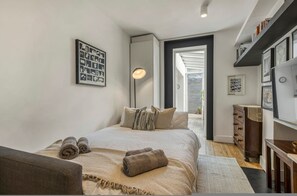 House - An Architect s Home - Vauxhall 1 Bed Apt - Zone 1 (London)