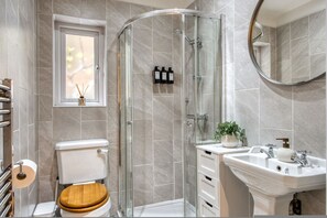 House - Chelsea Hideaway 2BR Patio (London)