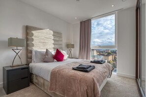 House - 2 Bed 2 Bath Next to Nine Elms Station - Zone 1 (London)