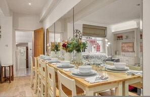 House - Homely 3 Bed 3 Bath in Kensington (London)